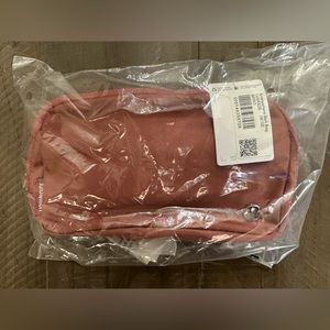New Lululemon Athletica Everywhere Belt Bag (EBB) 1 Liter, Briar Rose, NWT